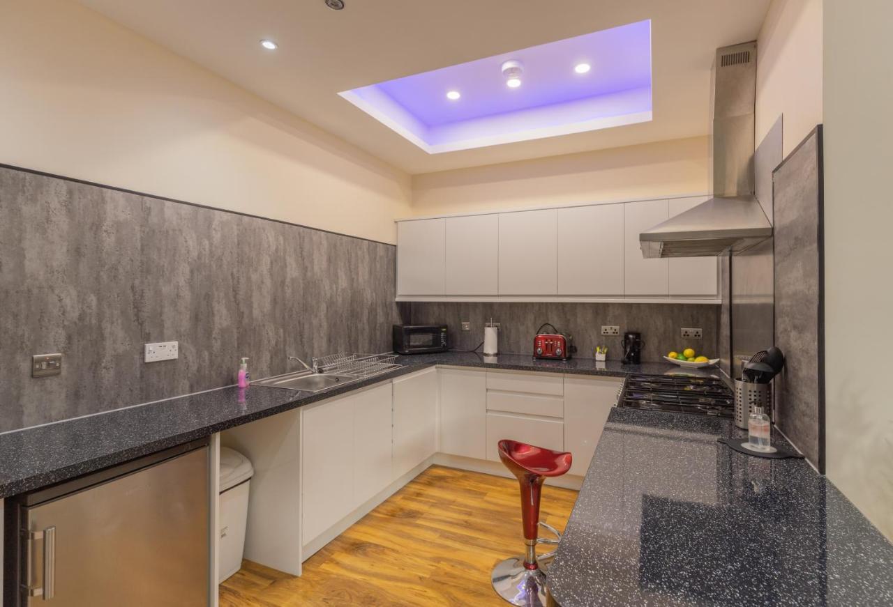 New 3-Bedroom Apartment Close To City Centre EDI Exterior foto