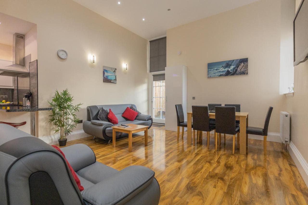 New 3-Bedroom Apartment Close To City Centre EDI Exterior foto