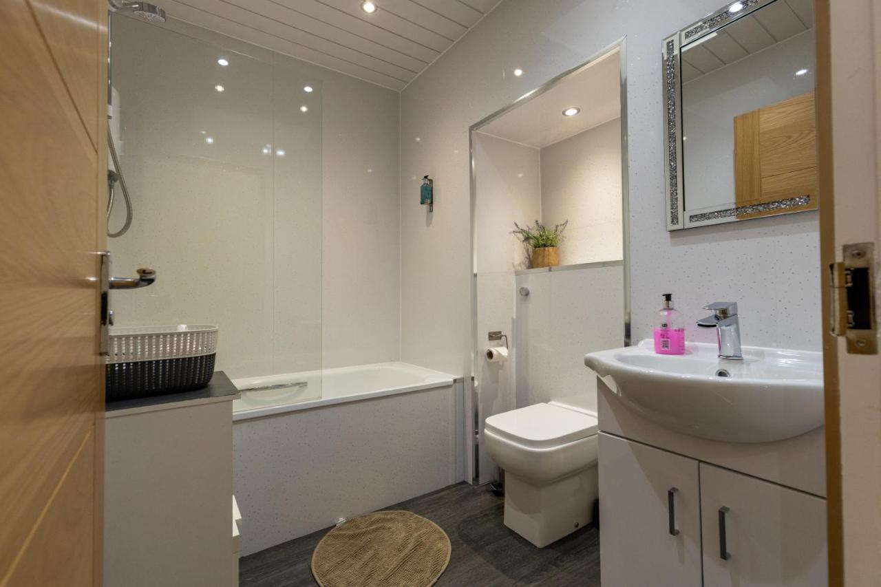 New 3-Bedroom Apartment Close To City Centre EDI Exterior foto